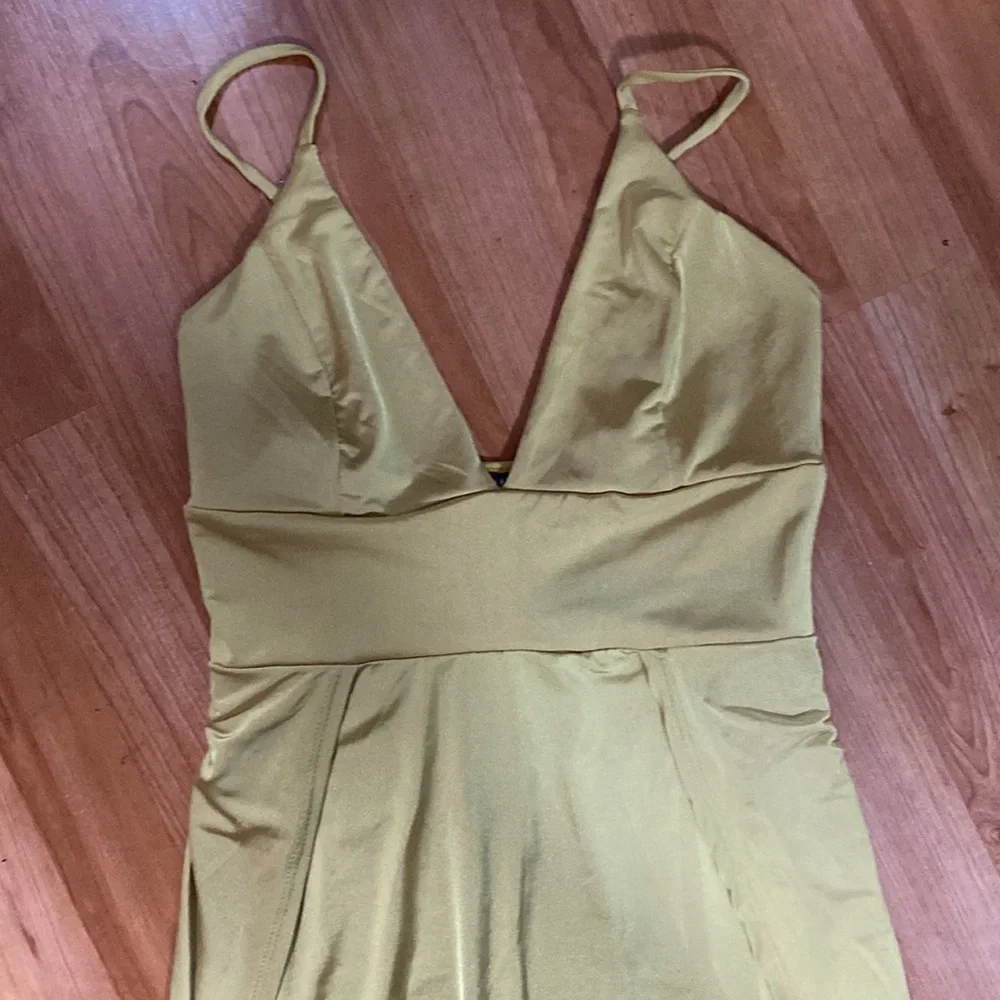 FASHION NOVA - Picture 3 of 8